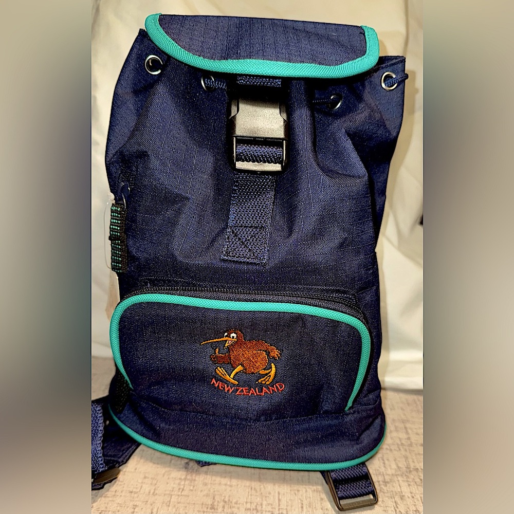 NEW Kids New Zealand Blue Backpack with the National Bird Kiwi adjustable straps